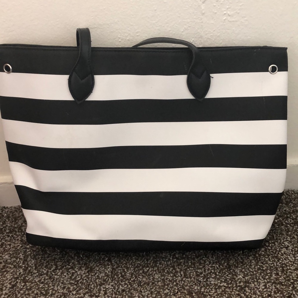 Black and white tote